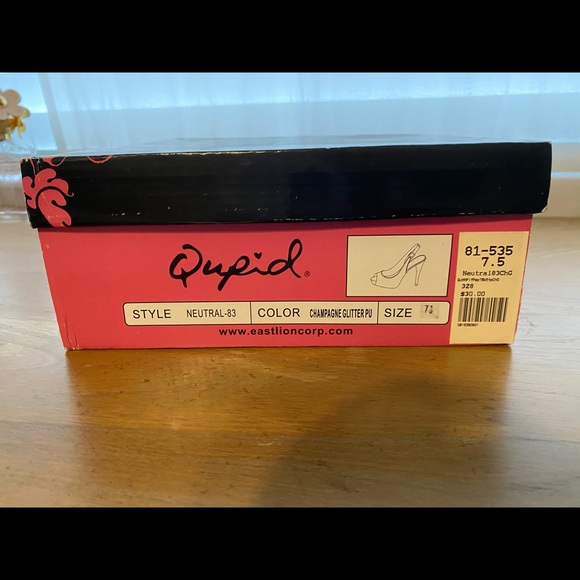 Qupid Gold Stiletto 👠 - Picture 6 of 6